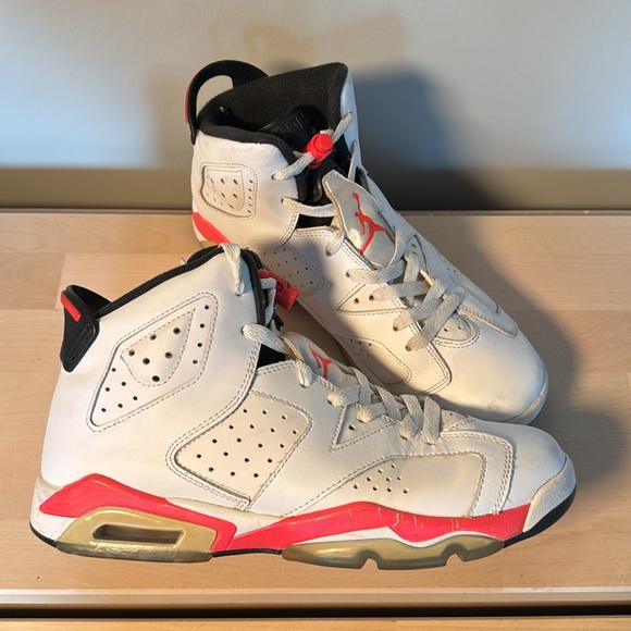 Jordan 6 Retro White Varsity Red Size 7Y - Picture 3 of 6